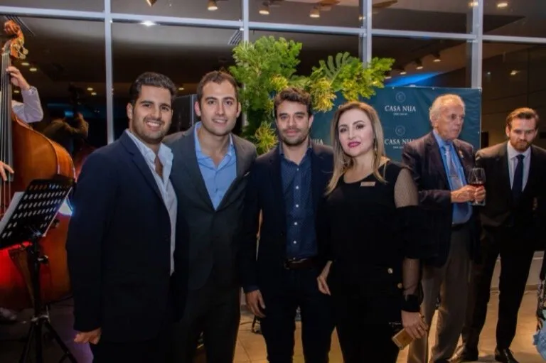 Invitados durante el encuentro con inversionistas en el Novotel