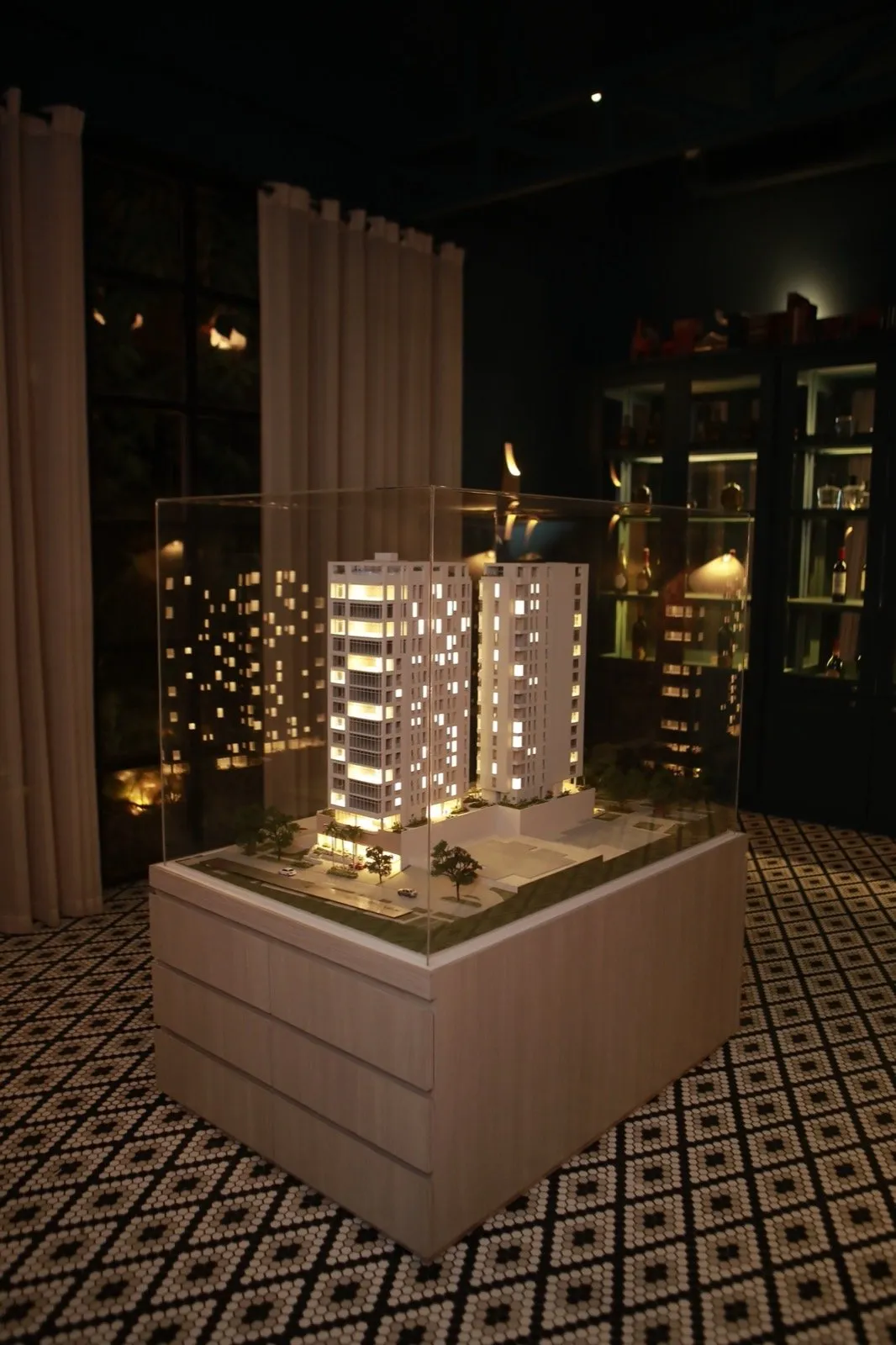 Maqueta iluminada de Galé Alto Prado presentada en su noche de lanzamiento