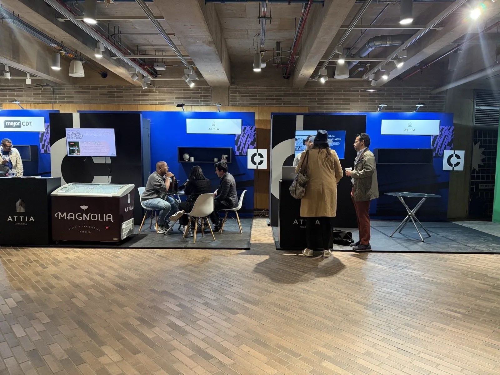 Stand de Grupo Attia en el festival Moneycon